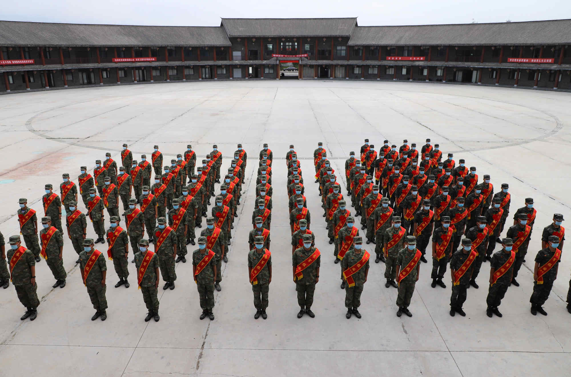 濮阳市清丰县举办2022年下半年新兵入伍欢送仪式