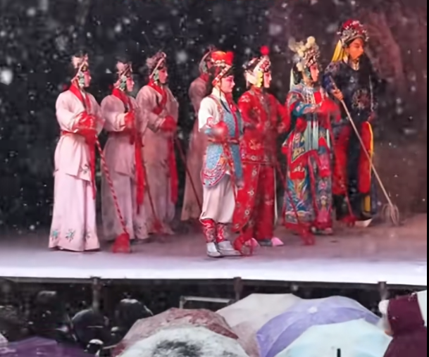 手机报·早报丨因降雪，河南部分高速禁止车辆上站；特朗普称泰柬领导人同意停火